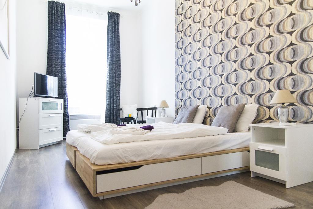 Bright 2Br&Ac Apt At Astoria บูดาเปสต์ ภายนอก รูปภาพ